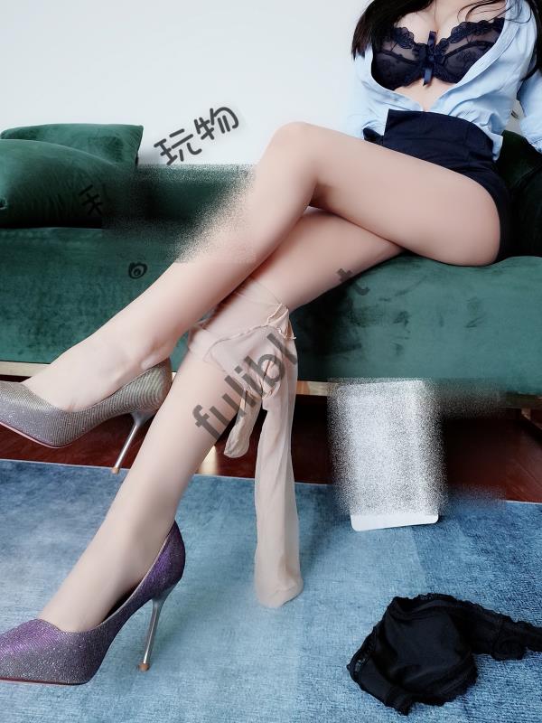 福利姬@私人玩物 - 熟透了的腿控[29P+1V/502M]