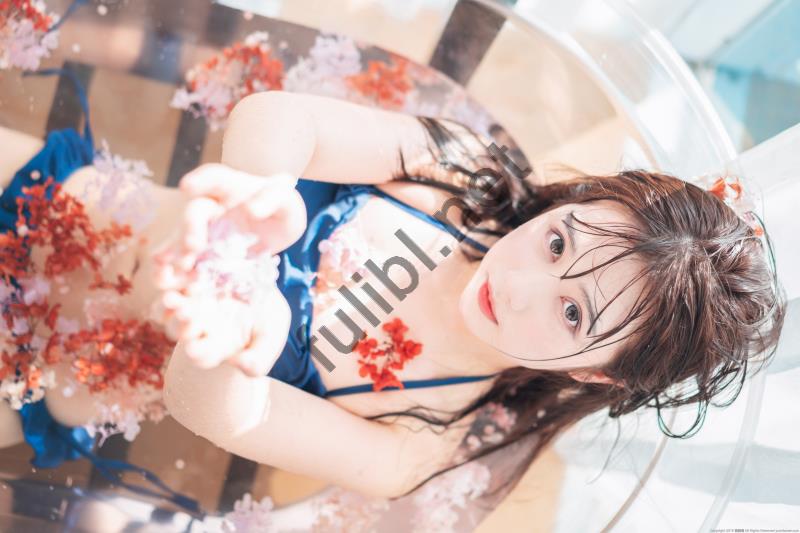 清纯系网红@镜酱 - 浴中少女[61P/757M]