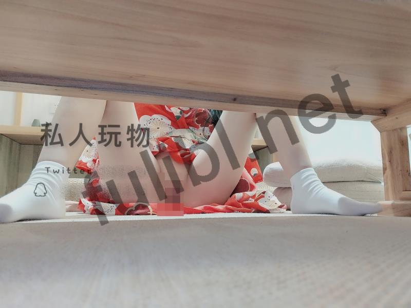 白虎福利姬@私人玩物 - 和服全套体验[29P+2V/1.41G]